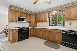 1332 W Weathersfield Way, Schaumburg, IL 60193 - Photo 7