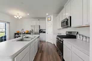 110 Easton Dr, Gilberts, IL 60136 - Photo 9