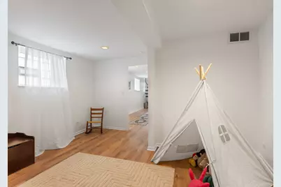 1417 W Arthur Avenue #1R, Chicago, IL 60626 - Photo 11