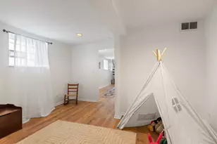 1417 W Arthur Ave, Chicago, IL 60626 - Photo 11