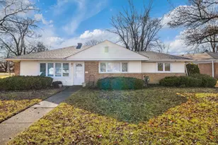 287 Mohawk St, Park Forest, IL 60466 - Photo 1