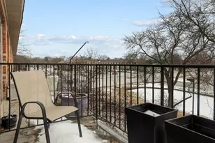 1001 N Mill St, Naperville, IL 60563 - Photo 5