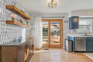 1809 Cambridge Dr, Saint Charles, IL 60174 - Photo 5