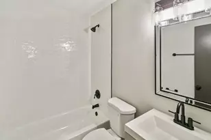 4126 Wildwood Dr, Crystal Lake, IL 60014 - Photo 9