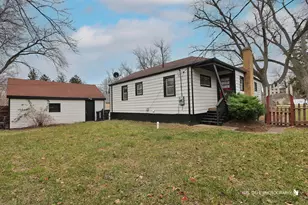 610 Lagoon Terrace, Round Lake Beach, IL 60073 - Photo 17