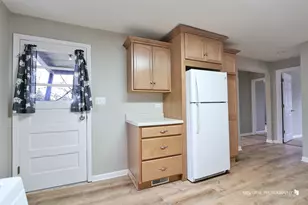 610 Lagoon Terrace, Round Lake Beach, IL 60073 - Photo 7