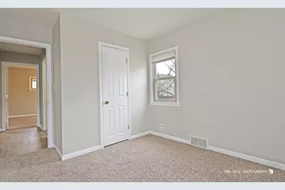 610 Lagoon Terrace, Round Lake Beach, IL 60073 - Photo 11