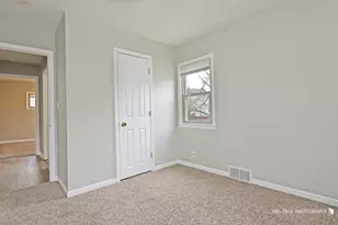 610 Lagoon Terrace, Round Lake Beach, IL 60073 - Photo 11