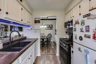 29W532 Winchester Circle, Warrenville, IL 60555 - Photo 9