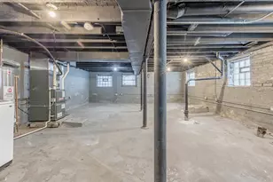 2038 E 73rd St, Chicago, IL 60649 - Photo 23