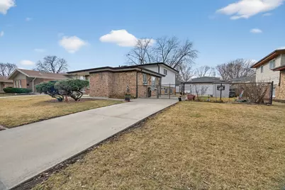 16488 Barton Lane, Oak Forest, IL 60452 - Photo 3