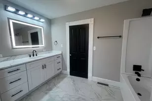 125 S Main St, Clifton, IL 60927 - Photo 21