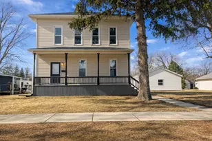 125 S Main St, Clifton, IL 60927 - Photo 1