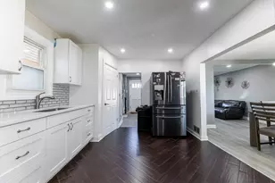 5227 S Neenah Ave, Chicago, IL 60638 - Photo 9