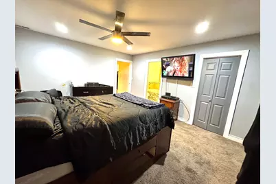 8544 S Essex Avenue, Chicago, IL 60617 - Photo 19