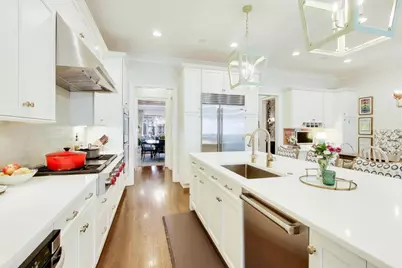 2935 N Seeley Avenue, Chicago, IL 60618 - Photo 11