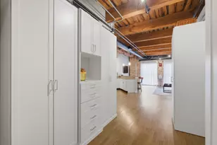 225 W Huron St, Chicago, IL 60654 - Photo 5