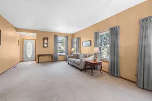 648 Thunderbird Trail, Carol Stream, IL 60188 - Photo 3