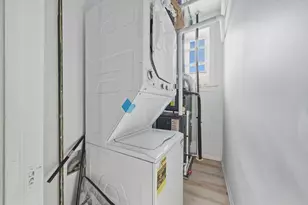 2420 S Sawyer Ave, Chicago, IL 60623 - Photo 23