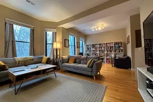 4633 N Kenmore Ave, Chicago, IL 60640 - Photo 3