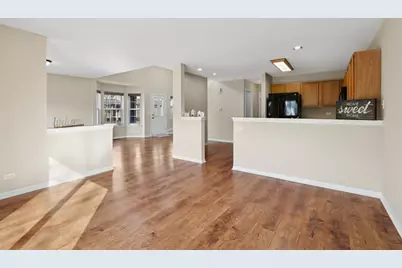 961 Sumac Court, Lindenhurst, IL 60046 - Photo 5