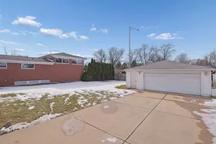 248 N Gay Ct, Glenwood, IL 60425 - Photo 19