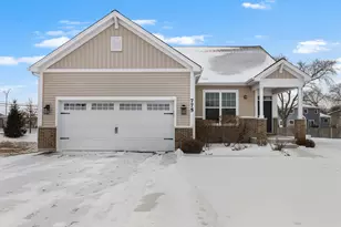 775 W Fairway Dr, Addison, IL 60101 - Photo 1