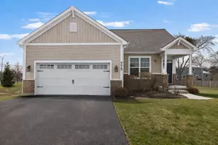 775 W Fairway Dr, Addison, IL 60101 - Photo 1