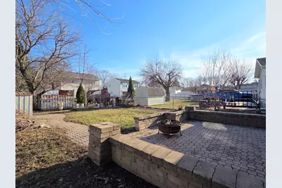 331 Lawn Terrace, Round Lake, IL 60073 - Photo 19