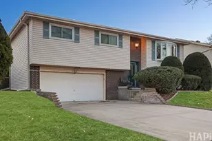 411 W Diversey Ave, Addison, IL 60101 - Photo 3