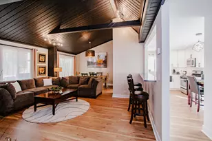 1040 Borden Dr, Roselle, IL 60172 - Photo 7