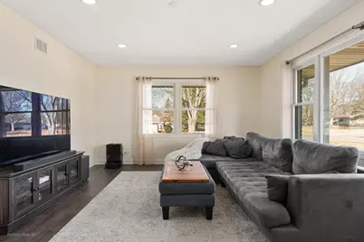 11N958 Almora Terrace, Elgin, IL 60124 - Photo 3