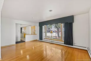 8855 S Richmond Ave, Evergreen Park, IL 60805 - Photo 5