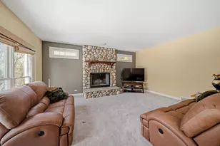 7N072 Willowbrook Dr, Saint Charles, IL 60175 - Photo 13
