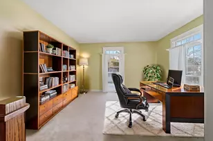 7N072 Willowbrook Dr, Saint Charles, IL 60175 - Photo 5