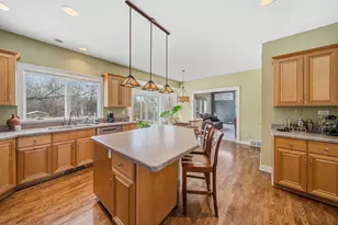 7N072 Willowbrook Dr, Saint Charles, IL 60175 - Photo 9