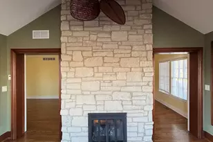 310 N Prairie Ave, Joliet, IL 60435 - Photo 7