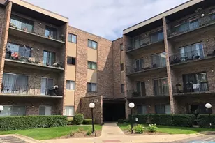 725 W Huntington Commons Rd, Mount Prospect, IL 60056 - Photo 1