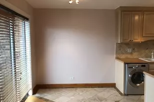 725 W Huntington Commons Rd, Mount Prospect, IL 60056 - Photo 5