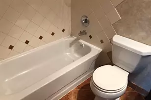 725 W Huntington Commons Rd, Mount Prospect, IL 60056 - Photo 11