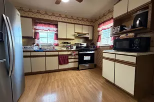 7827 Meade Ave, Burbank, IL 60459 - Photo 5