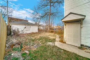 11560 S La Salle St, Chicago, IL 60628 - Photo 19