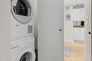 401 E Ontario St, Chicago, IL 60611 - Photo 15