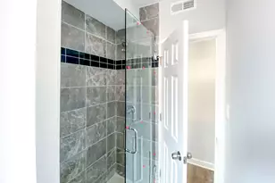 619 E Groveland Park, Chicago, IL 60653 - Photo 9