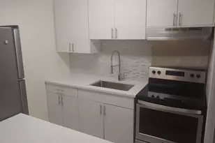 700 W Bittersweet Pl, Chicago, IL 60613 - Photo 5