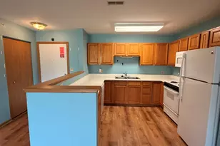 801 N McLean Blvd, Elgin, IL 60123 - Photo 3