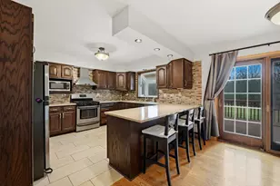 765 Concord Ln, Hoffman Estates, IL 60192 - Photo 9