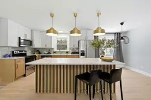 10025 S 86th Ct, Palos Hills, IL 60465 - Photo 3