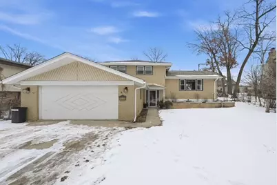 10025 S 86th Court, Palos Hills, IL 60465 - Photo 1