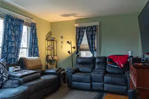 223 W Avon St, Freeport, IL 61032 - Photo 3